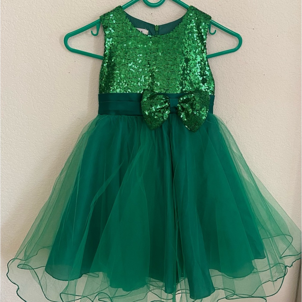 Dress for a 3-year-old, elegant and comfortable. Green color. - Picture 3 of 17